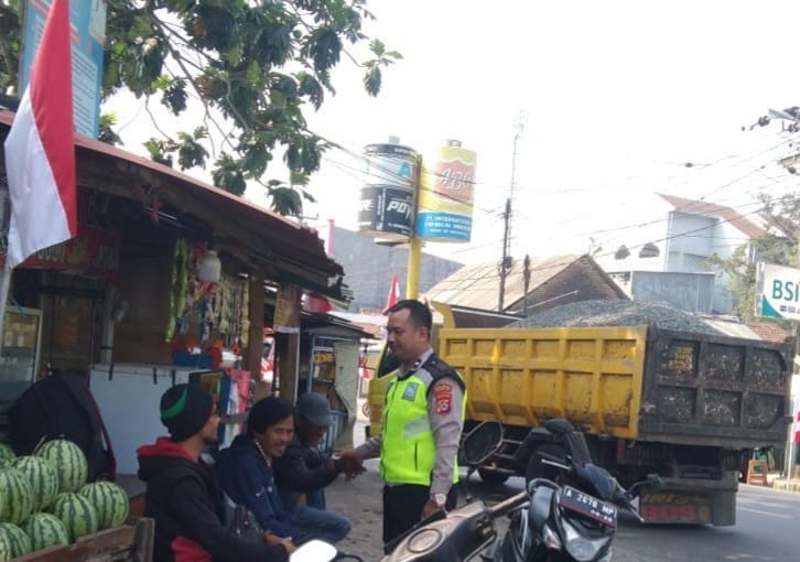 Unit Lantas Polsek Menes Berikan Penyuluhan Lalulintas Kepada Ojek 1 WhatsApp Image 2023 08 27 at 11.37.12