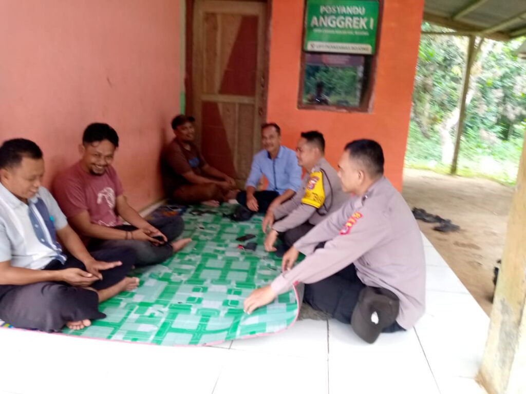 Polsek Bojong Sambangi Tokoh Masyarakat Berikan Himbauan Kamtibmas 9 WhatsApp Image 2023 08 28 at 12.41.09