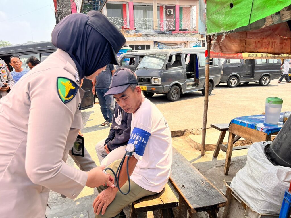 Sidokkes Polres Pandeglang Berikan Pelayanan Kesehatan Gratis Bagi Personil dan Masyarakat 8 WhatsApp Image 2023 10 04 at 11.41.22