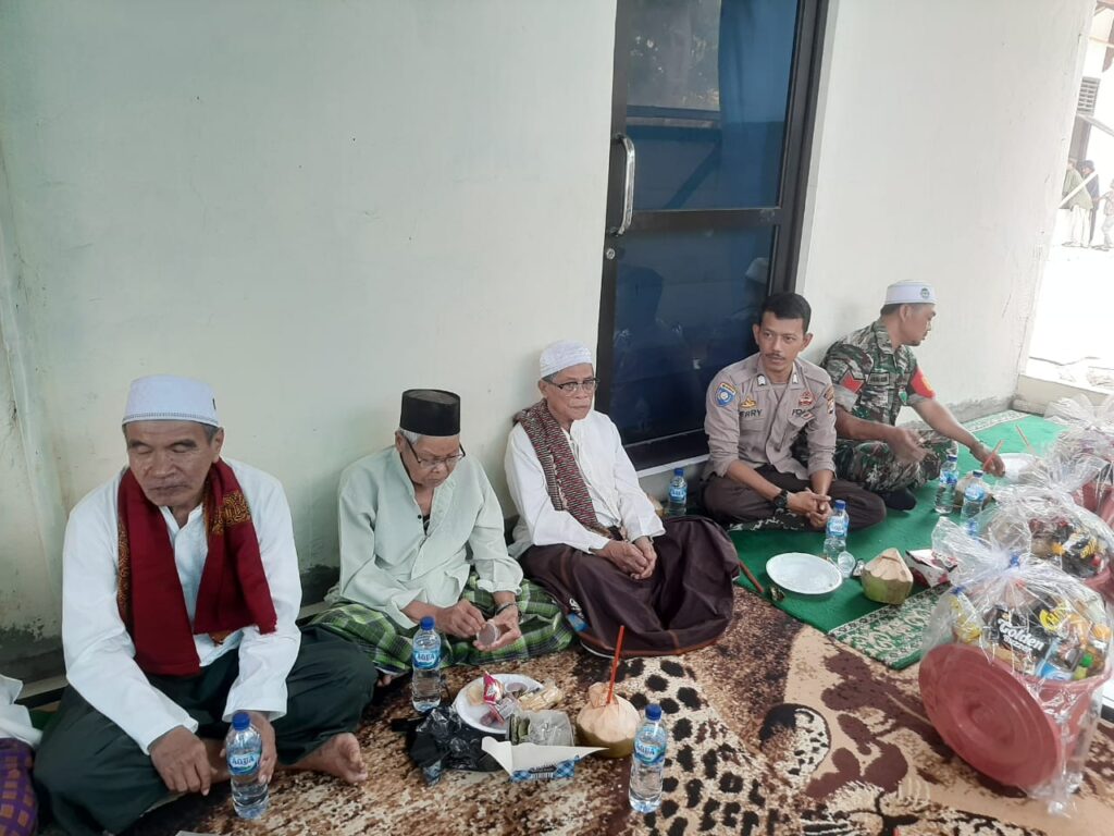 Polsek Bojong Hadiri Peringatan Maulid Nabi Muhammad SAW 1445 H 8 WhatsApp Image 2023 10 07 at 13.20.47