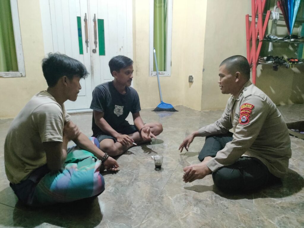 Polsek Pulosari Melaksanakan Patroli Malam untuk Cegah Curas, Curat, dan Curanmor 9 WhatsApp Image 2023 10 07 at 13.36.09