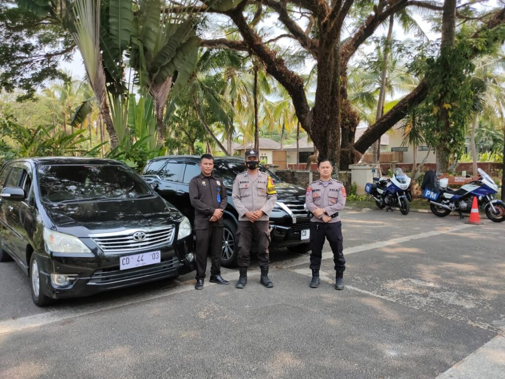 Polsek Panimbang Amankan Kunjungan Wisata Diplomatik ke Tanjung Lesung 7 WhatsApp Image 2023 10 08 at 08.59.48