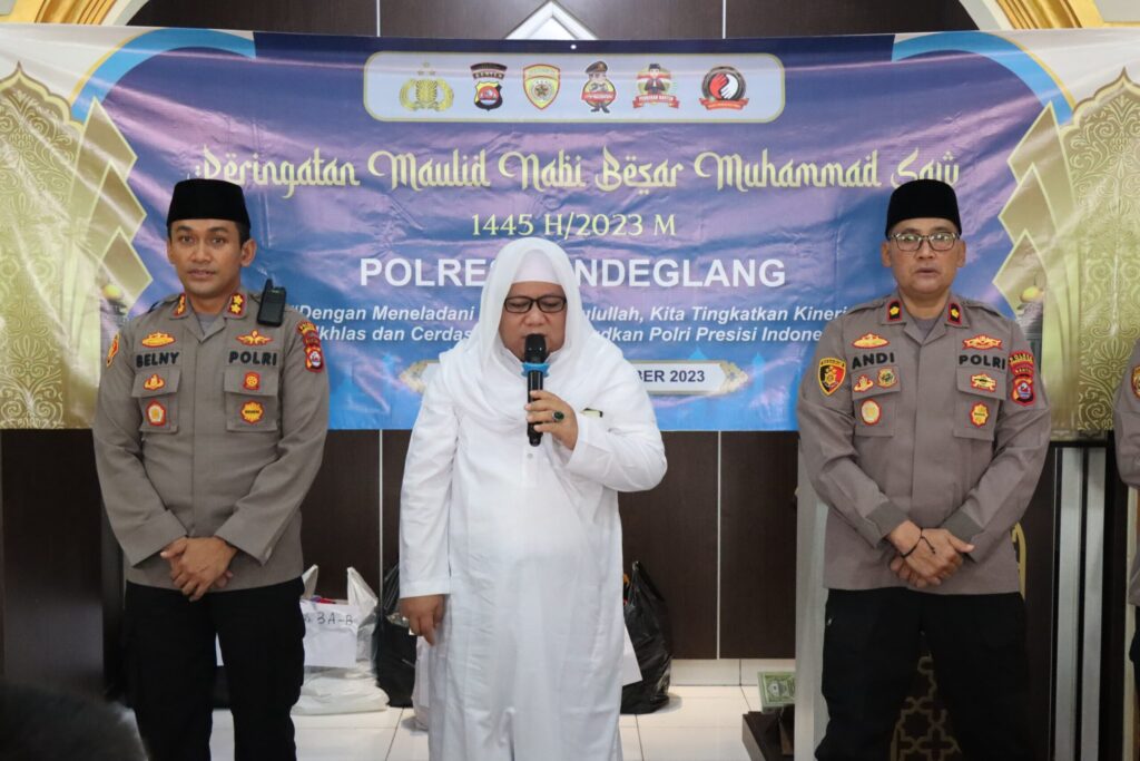 Polres Pandeglang Gelar Pengajian Maulid Nabi Muhammad SAW untuk Memperkuat Iman dan Ketaqwaan 2 WhatsApp Image 2023 10 13 at 12.04.34 scaled