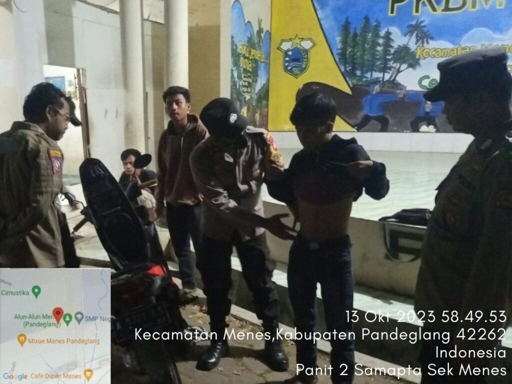 Polsek Menes Tingkatkan Patroli Gabungan untuk Ciptakan Keamanan dan Ketertiban 3 WhatsApp Image 2023 10 14 at 11.21.14