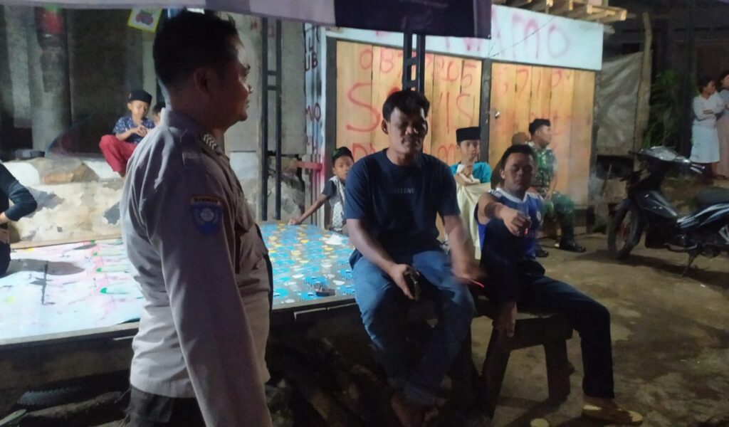 Polsek Bojong Gelar Patroli Malam Demi Keamanan dan Ketertiban Kamtibmas 5 WhatsApp Image 2023 10 14 at 11.40.28