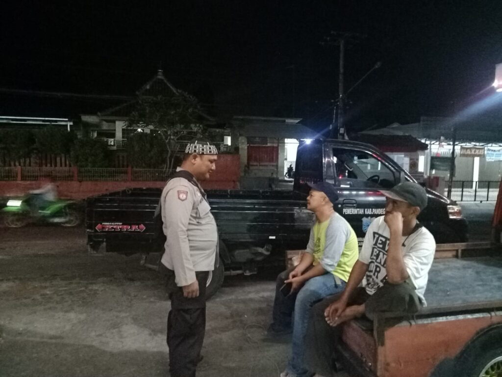 Polsek Labuan Kembali Gelar Patroli Malam untuk Ciptakan Keamanan dan Ketertiban 8 WhatsApp Image 2023 10 14 at 11.50.49