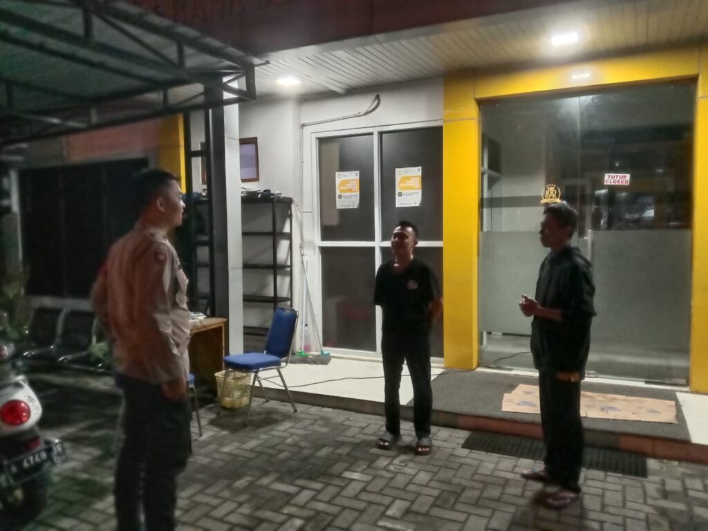 Polsek Pandeglang Menggelar Himbauan untuk Ciptakan Lingkungan yang Aman 9 WhatsApp Image 2023 10 14 at 11.54.04