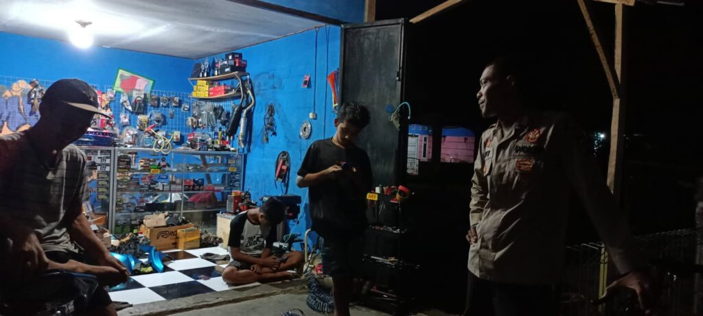 Polsek Pagelaran Tingkatkan Patroli untuk Cegah Tindak Kriminalitas 7 WhatsApp Image 2023 10 15 at 09.34.42