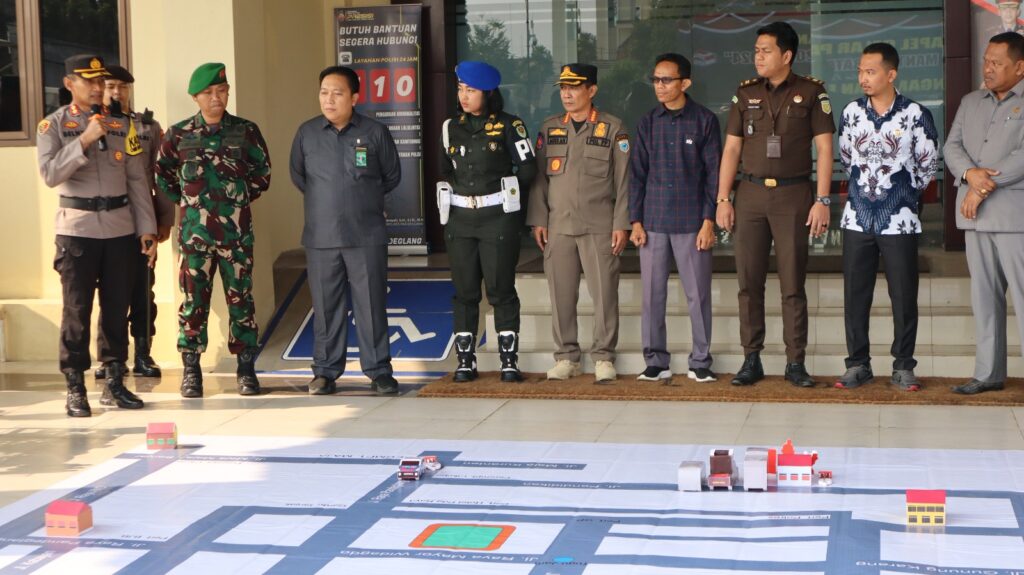 Polres Pandeglang Gelar Tactical Floor Game (TFG) untuk Ops Mantap Brata 2023-2024 3 WhatsApp Image 2023 10 17 at 10.44.33
