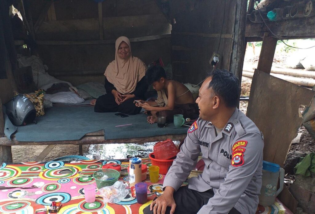 Polsek Pulosari Lakukan Kegiatan Sambang Warga Binaan 2 WhatsApp Image 2023 10 17 at 12.16.36