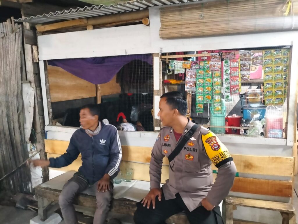 Berikan Rasa Aman Kepada Masyarakat, Anggota Piket Polsek Angsana Gelar Patroli Malam 9 WhatsApp Image 2023 10 18 at 10.02.34