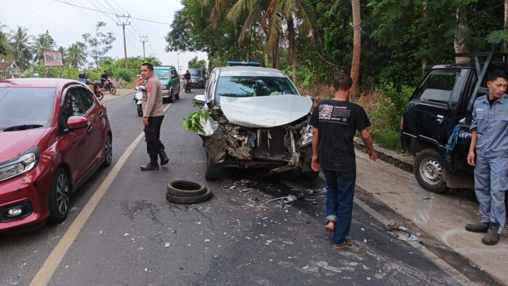 Polsek Pagelaran Tanggap Cepat dalam Penanganan Kecelakaan Lalu Lintas di Jalan Raya Labuan-Panimbang 8 WhatsApp Image 2023 10 19 at 10.30.55
