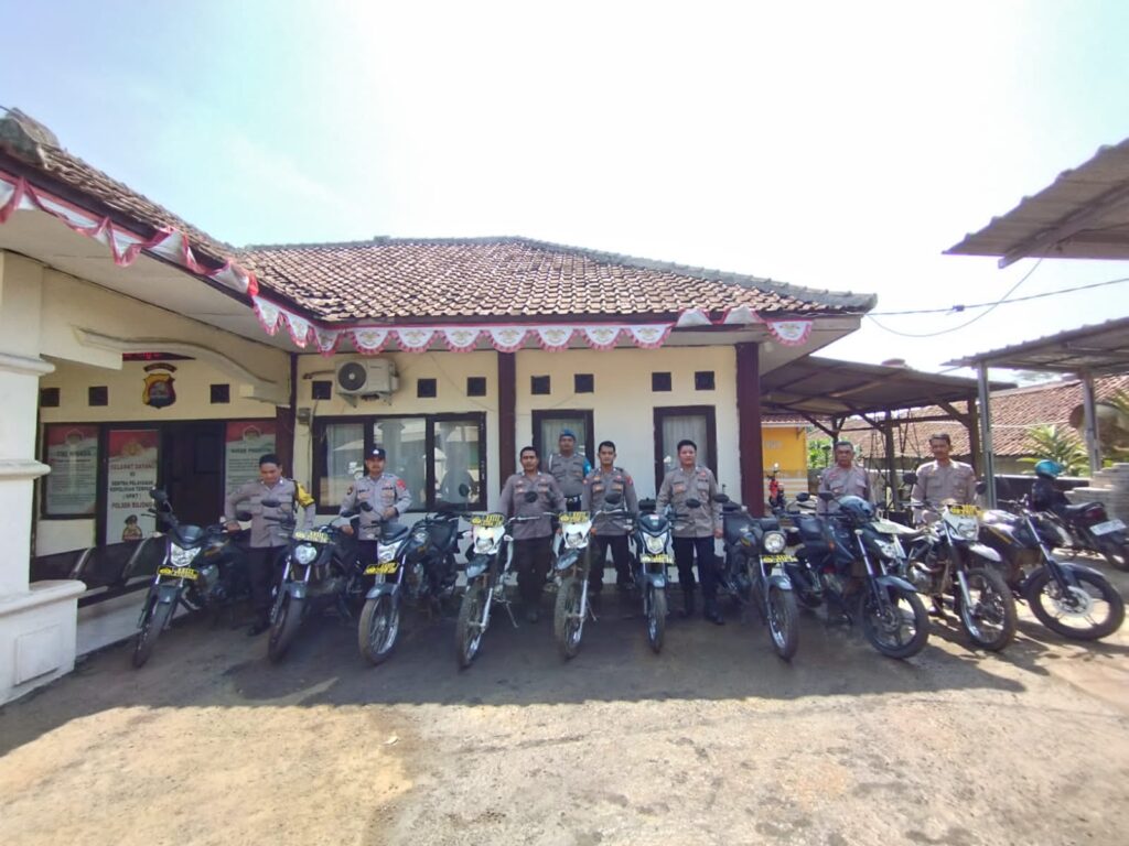 Polsek Bojong: Pengecekan Kendaraan dan Kesiapan Personil Jelang Ops Mantap Brata 2023-2024 10 WhatsApp Image 2023 10 19 at 19.07.36