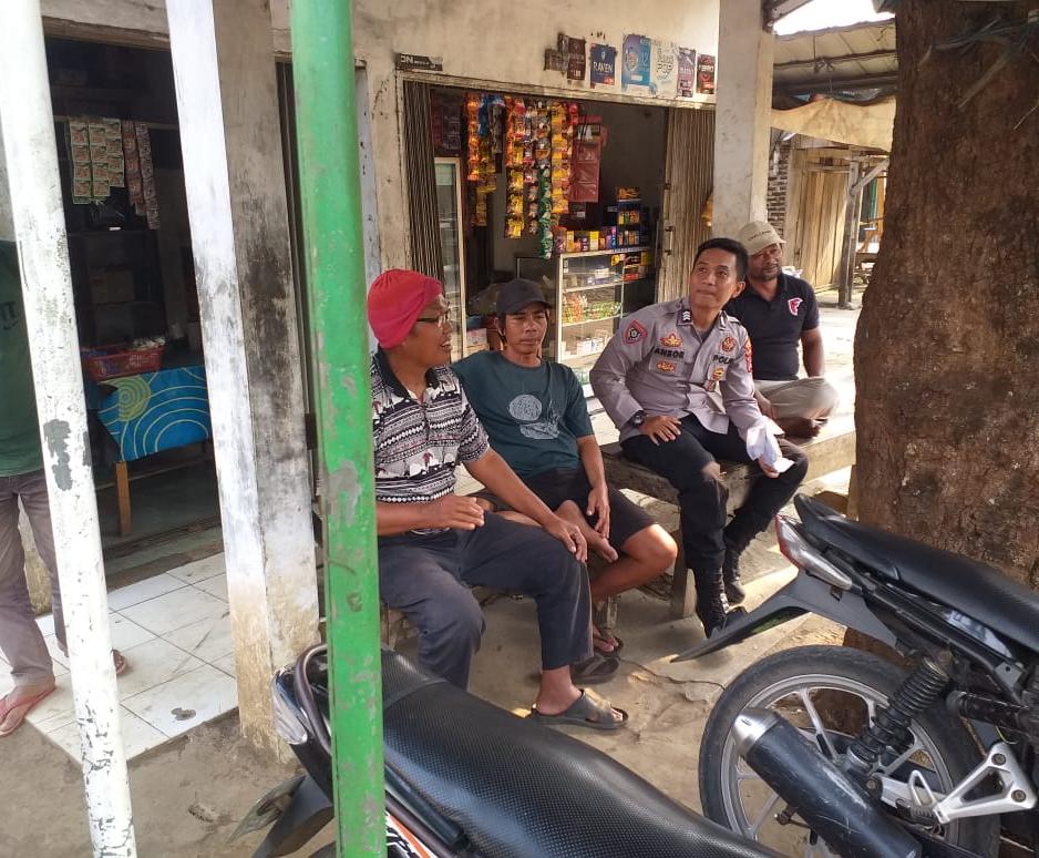 Polsek Cikedal Mantapkan Hubungan dengan Masyarakat Melalui Sambang dan Dialogis 7 WhatsApp Image 2023 10 19 at 19.43.14
