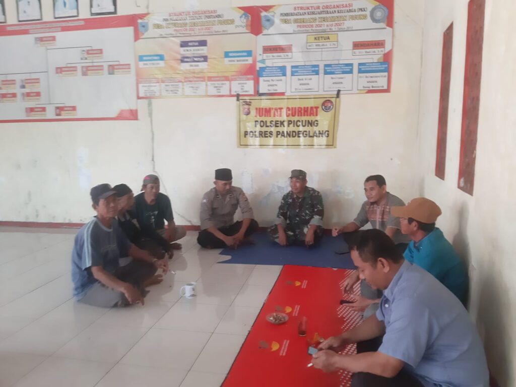 Polsek Picung Gelar Jumat Curhat dan Antisipasi Kebakaran 9 WhatsApp Image 2023 10 20 at 13.35.20