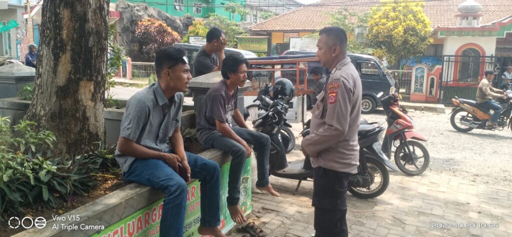 Polsek Menes Gelar KRYD Cegah Kejahatan 8 WhatsApp Image 2023 10 20 at 13.49.24