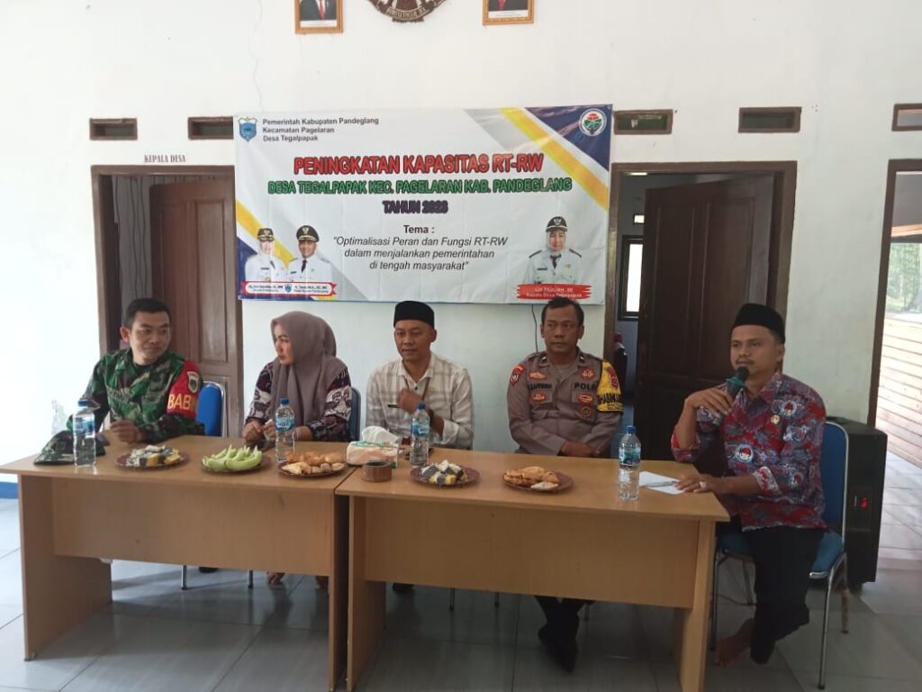 Polsek Pagelaran dan Ketua RT/RW Bersinergi untuk Peningkatan Kamtibmas di Desa Tegalpapak 1 WhatsApp Image 2023 10 20 at 14.50.36