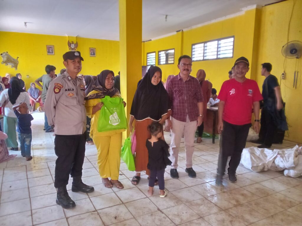 Polsek Bojong Kawal Penyaluran Bantuan Sosial untuk Penanganan Stunting di Kecamatan Bojong 10 WhatsApp Image 2023 10 22 at 11.31.29