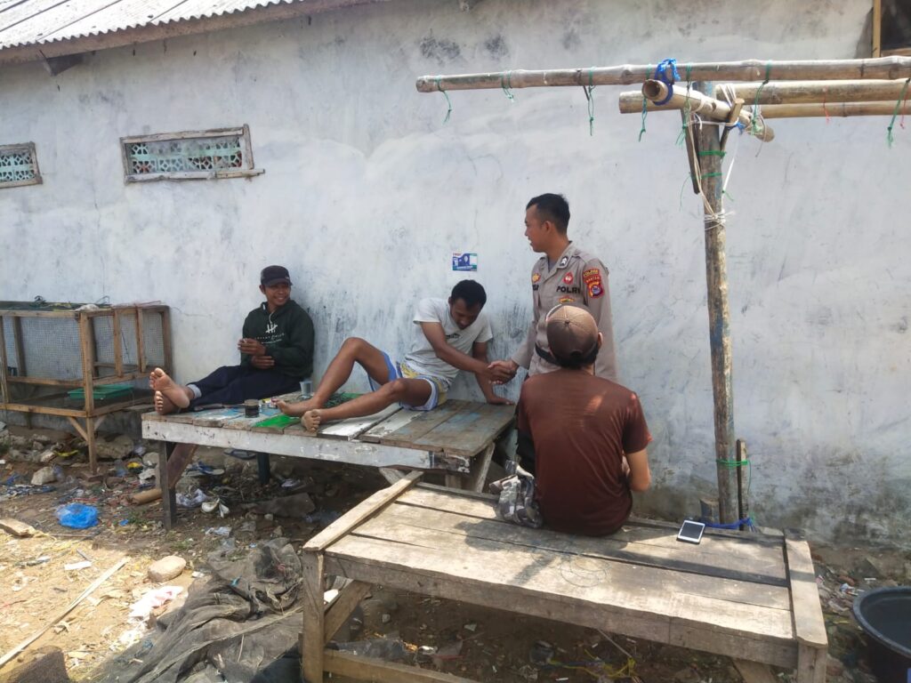 Polsek Panimbang Tingkatkan Kegiatan Sambang KRYD untuk Ciptakan Kamtibmas 9 WhatsApp Image 2023 10 22 at 11.33.15