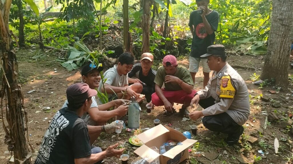 Polsek Pandeglang Terus Ajak Warga Dukung Kamtibmas 8 WhatsApp Image 2023 10 22 at 11.34.37