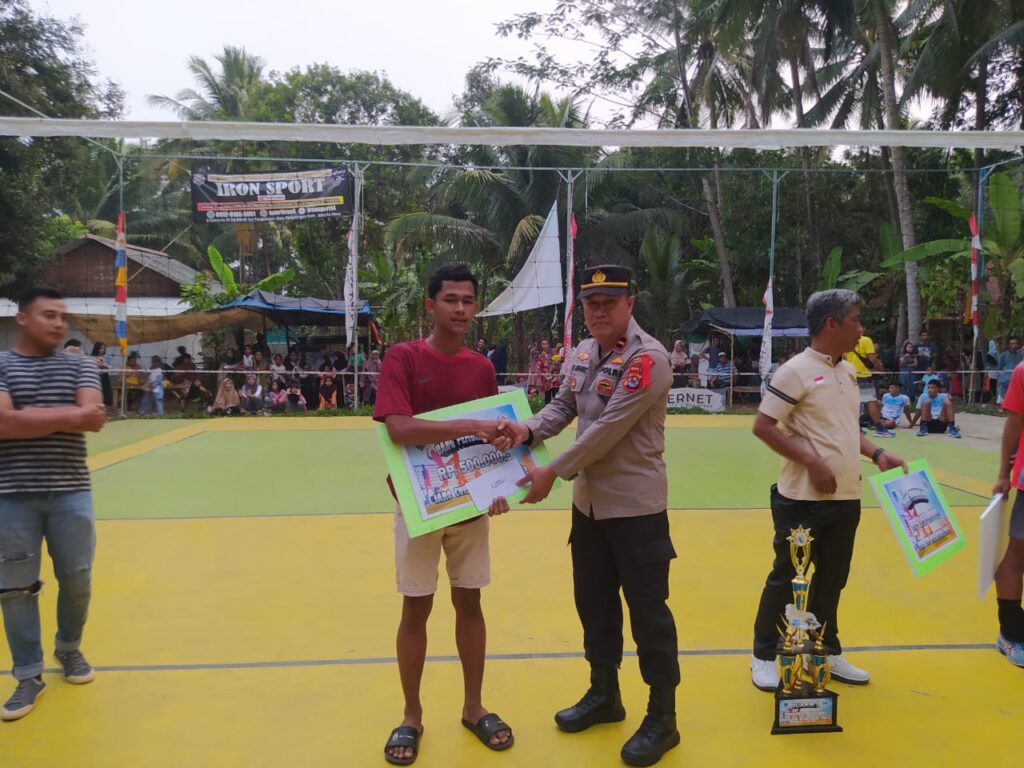 Polsek Cikedal Kawal Final Bolla Volly Turnamen Jaro Cup 1 6 WhatsApp Image 2023 10 22 at 11.49.51