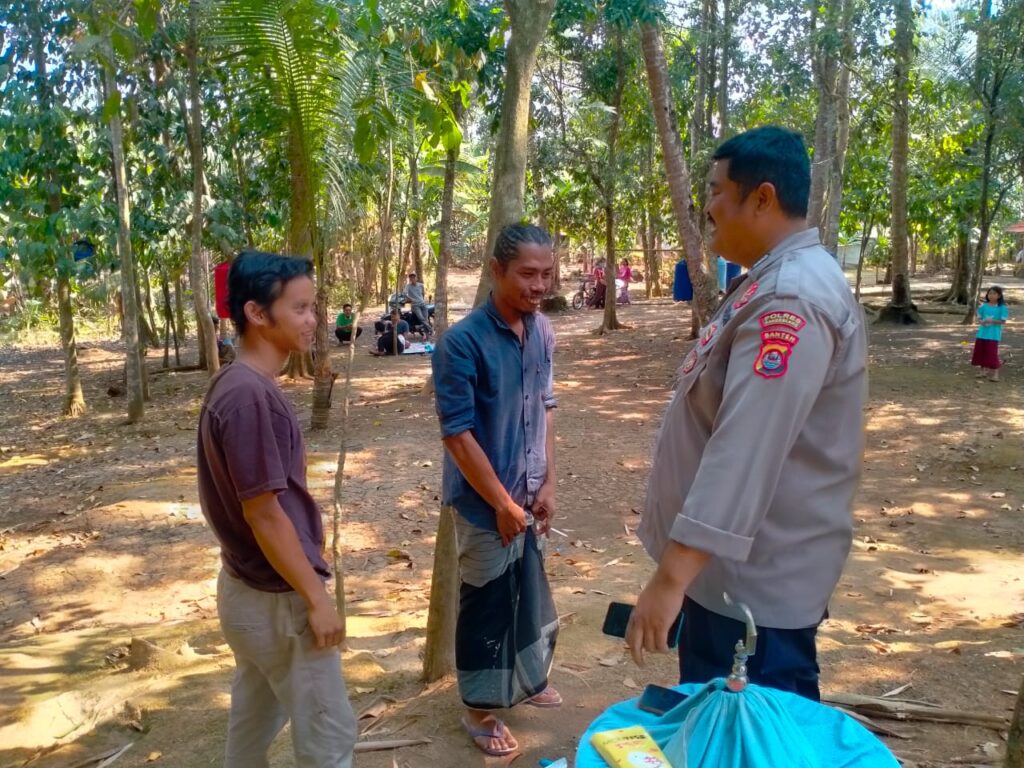 Sambang Dialogis Bhabinkamtibmas Polsek Bojong ke Warga Masyarakat Kp. Cimanggu 8 WhatsApp Image 2023 10 23 at 20.37.33