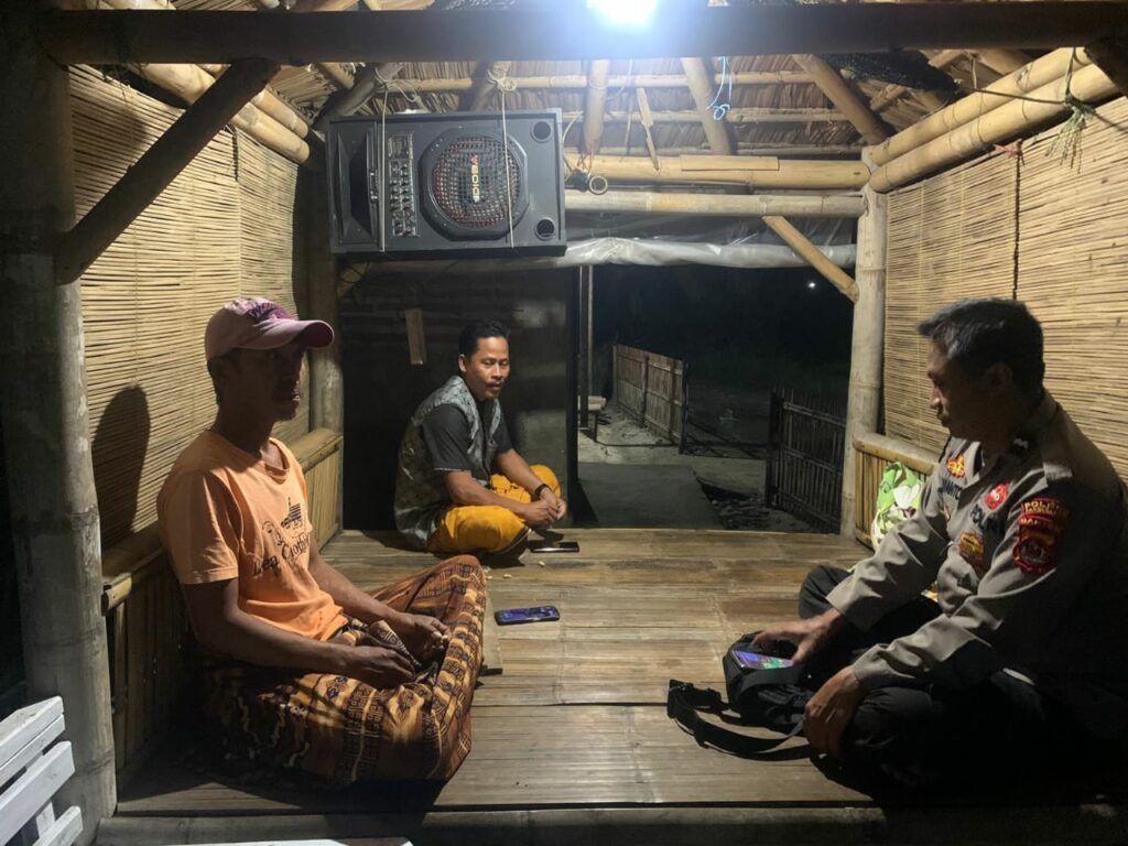 Polsek Cimanggu Gelar Patroli Malam Antisipasi C3 6 WhatsApp Image 2023 10 25 at 10.07.36