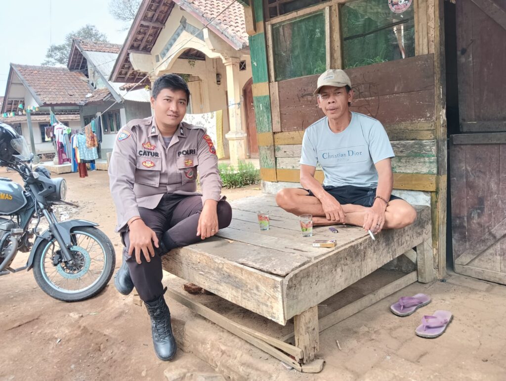 Bhabinkamtibmas Polsek Mandalawangi Terus Jalin Silaturahmi dan Sambangi Warga Binaan untuk Ciptakan Kamtibmas Aman 5 WhatsApp Image 2023 10 26 at 15.18.22