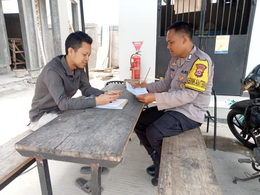 Bhabinkamtibmas Polsek Cikedal Terus Lakukan Sambang dan Silaturahmi 6 WhatsApp Image 2023 10 26 at 15.21.27