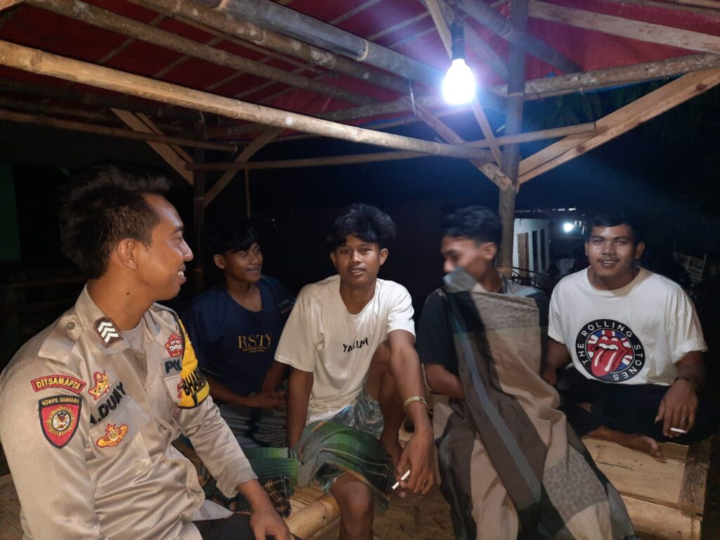 Patroli KRYD Malam Hari Polsek Cigeulis Wujudkan Kamtibmas Aman 4 WhatsApp Image 2023 11 01 at 08.55.43