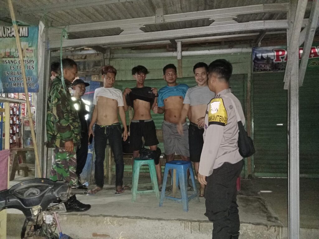 Polsek Menes Gelar Patroli dan Razia Pemuda Untuk Menjaga Kamtibmas 7 WhatsApp Image 2023 11 04 at 18.55.12