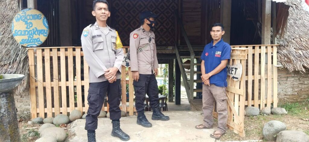 Polsek Cimanggu Lakukan Sambang dan Silaturahmi untuk Tingkatkan Soliditas dengan Masyarakat 7 WhatsApp Image 2023 11 05 at 11.32.52
