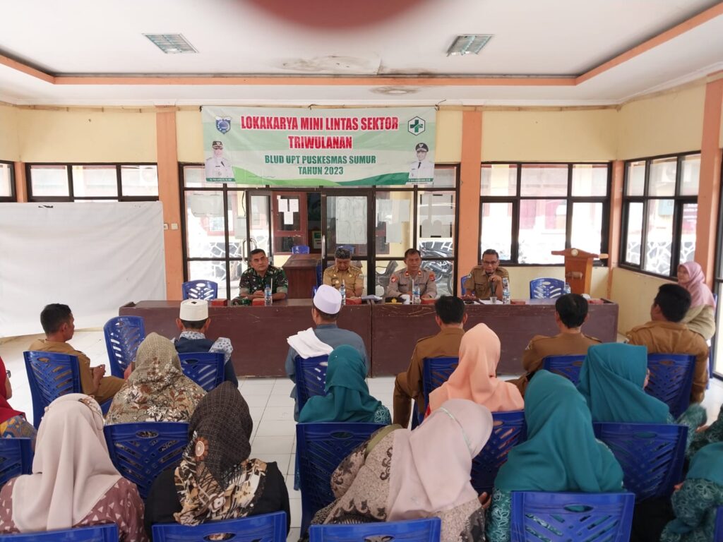Kapolsek Sumur Hadiri Lokakarya Mini Lintas Sektor Triwulan BLUD UPT Puskesmas Sumur 5 WhatsApp Image 2023 11 06 at 13.27.51