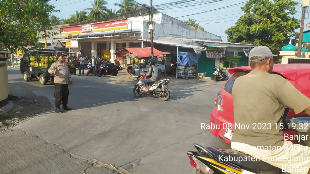 Polsek Banjar Berikan Pelayanan Strong Point Sore Kepada Masyarakat 9 WhatsApp Image 2023 11 08 at 20.01.05