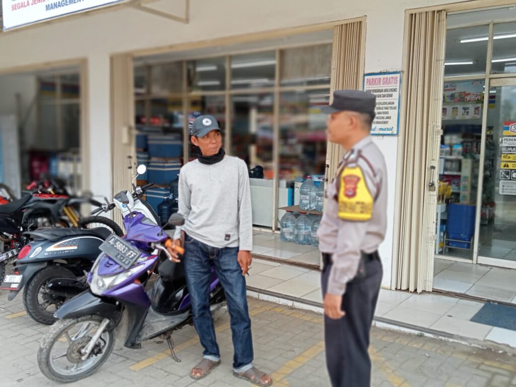 Bhabinkamtibmas Polsek Cikedal Lakukan Sambang dan Silaturahmi dengan Ojeg Pangkalan 6 WhatsApp Image 2023 11 10 at 11.08.15
