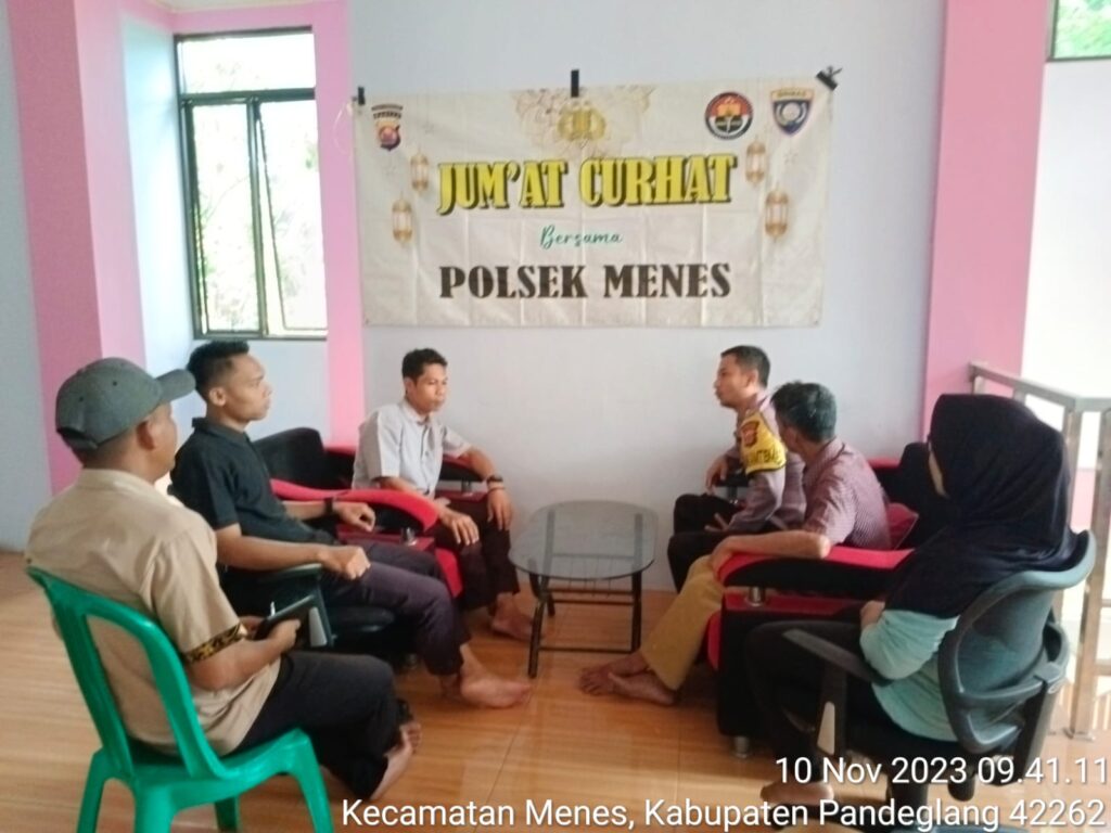Bhabinkamtibmas Polsek Menes Gelar Jumat Curhat 2 WhatsApp Image 2023 11 10 at 14.27.33