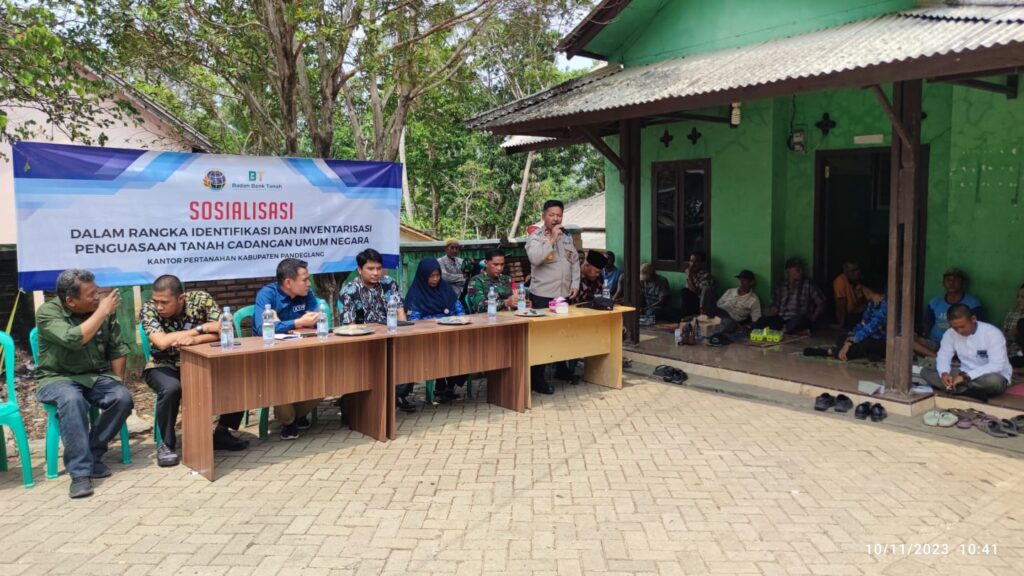 Polsek Cimanggu Dampingi BPN Kabupaten Pandeglang Sosialisasi Penguasaan Tanah Cadangan Umum Negara 3 WhatsApp Image 2023 11 10 at 14.35.24
