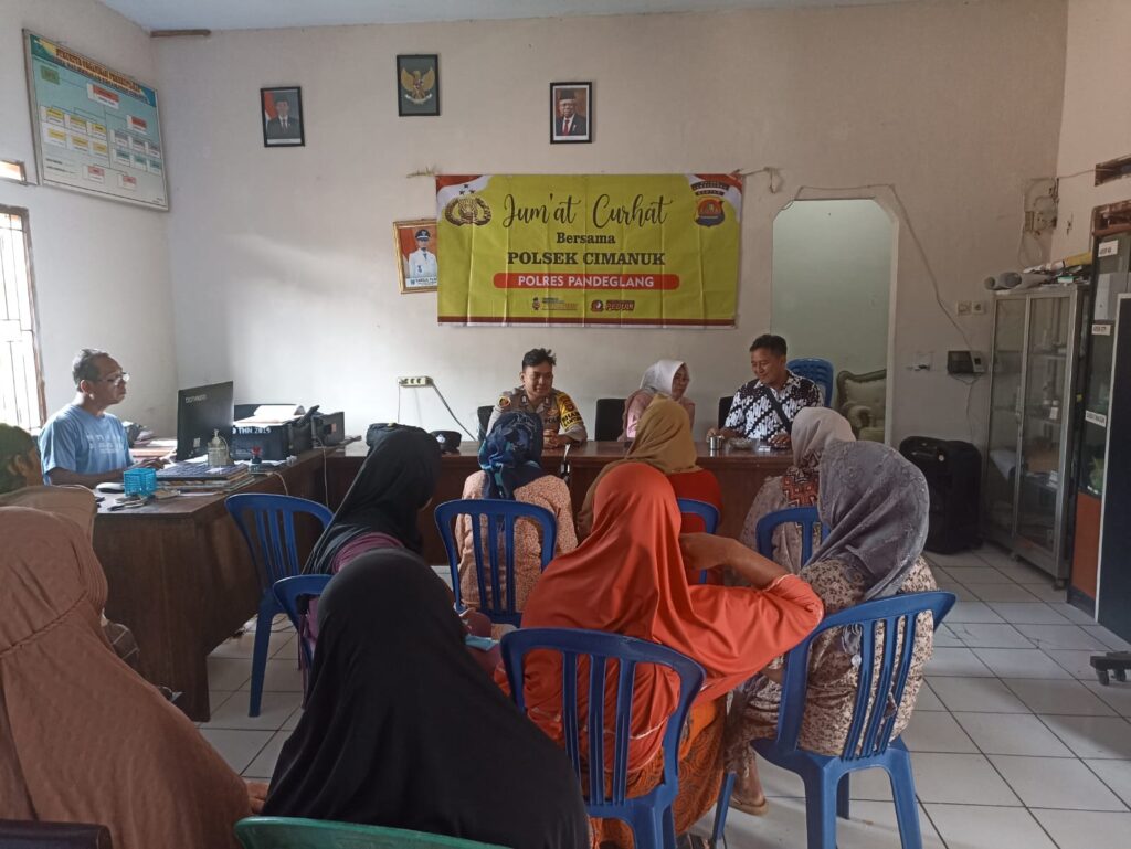 Polsek Cimanuk Gelar Jumat Curhat, Masyarakat Antusias 5 WhatsApp Image 2023 11 10 at 14.48.45