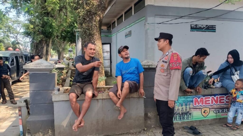 Polsek Menes Tingkatkan Patroli untuk Ciptakan Situasi Kamtibmas yang Aman dan Nyaman 8 WhatsApp Image 2023 11 12 at 13.05.42