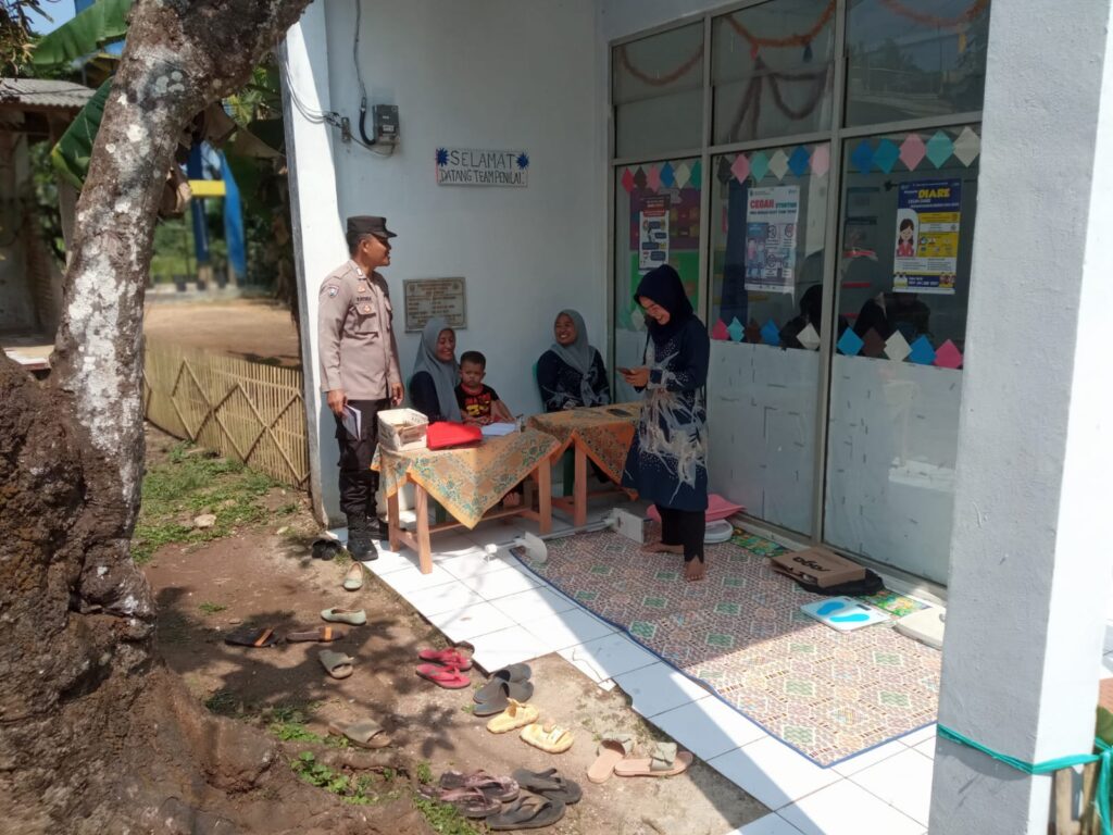 Datangi Posyandu, Polsek Cikedal Ciptakan Keamanan 7 WhatsApp Image 2023 11 16 at 10.23.05