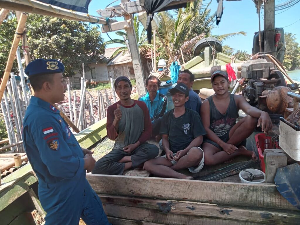 Sat Polair Polres Pandeglang Ajak Nelayan Sukseskan Pemilu 2024 5 WhatsApp Image 2023 12 16 at 17.23.55