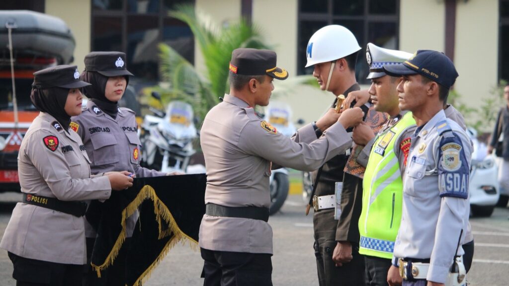 Operasi Lilin 2023: Polres Pandeglang Gelar Apel Gelar Pasukan di Lapangan Polres Pandeglang 4 WhatsApp Image 2023 12 21 at 17.30.47