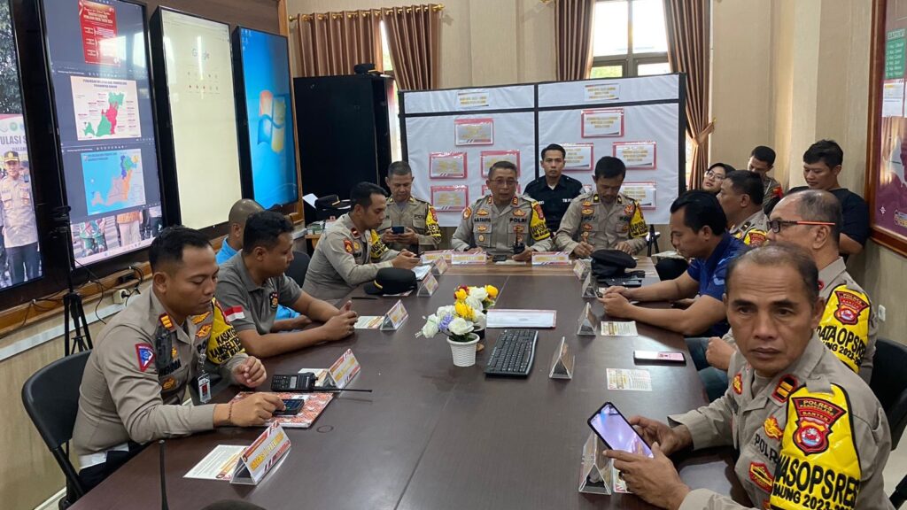 Operasi Lilin Maung 2023: Polres Pandeglang Sikapi Antisipasi Kamtibmas dan Keselamatan Masyarakat 1 WhatsApp Image 2023 12 24 at 12.00.07