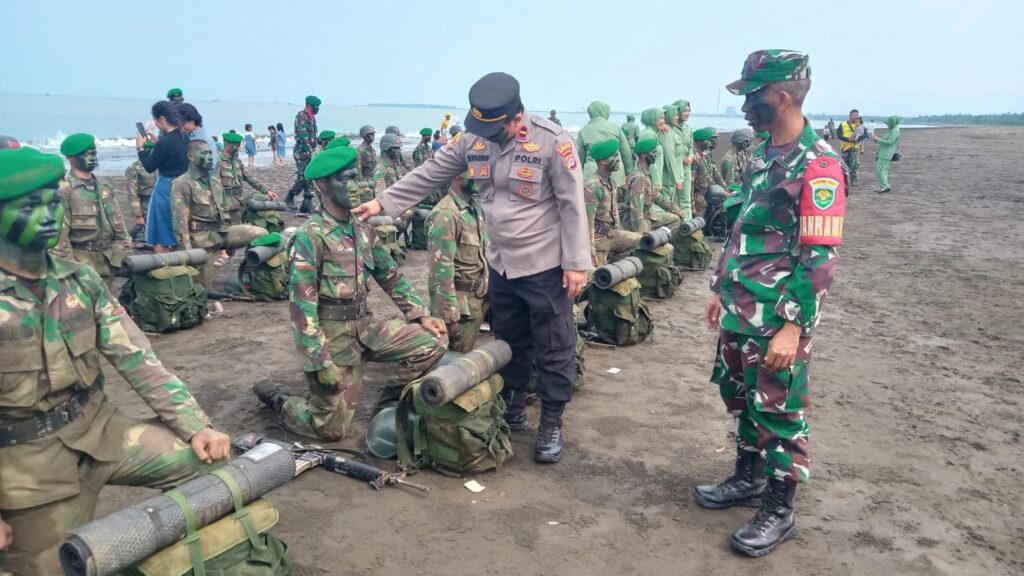 Kapolsek Pagelaran Hadiri Upacara Tradisi Pembaretan Dikjurta If Abit Dikmata TNI AD 7 WhatsApp Image 2023 12 25 at 00.26.44