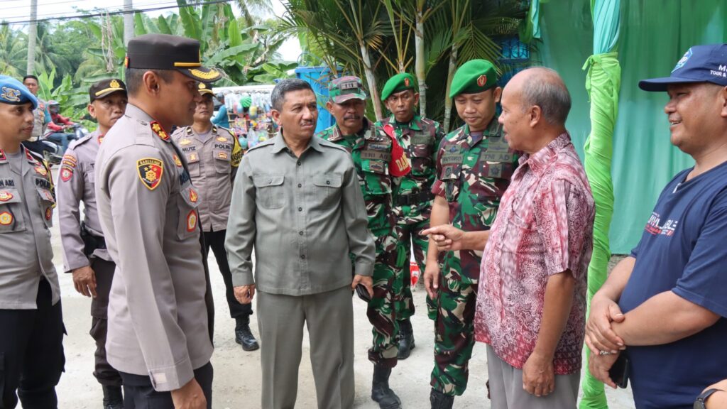Kapolres Pandeglang Pastikan Pelaksanaan Ibadah Natal Tanpa Gangguan Keamanan 1 WhatsApp Image 2023 12 25 at 11.14.42 scaled