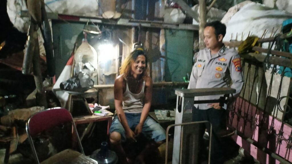 Polsek Bojong Gelar Patroli Malam dan Sambang Dialogis untuk Ciptakan Kamtibmas yang Aman 5 WhatsApp Image 2023 12 26 at 10.26.17