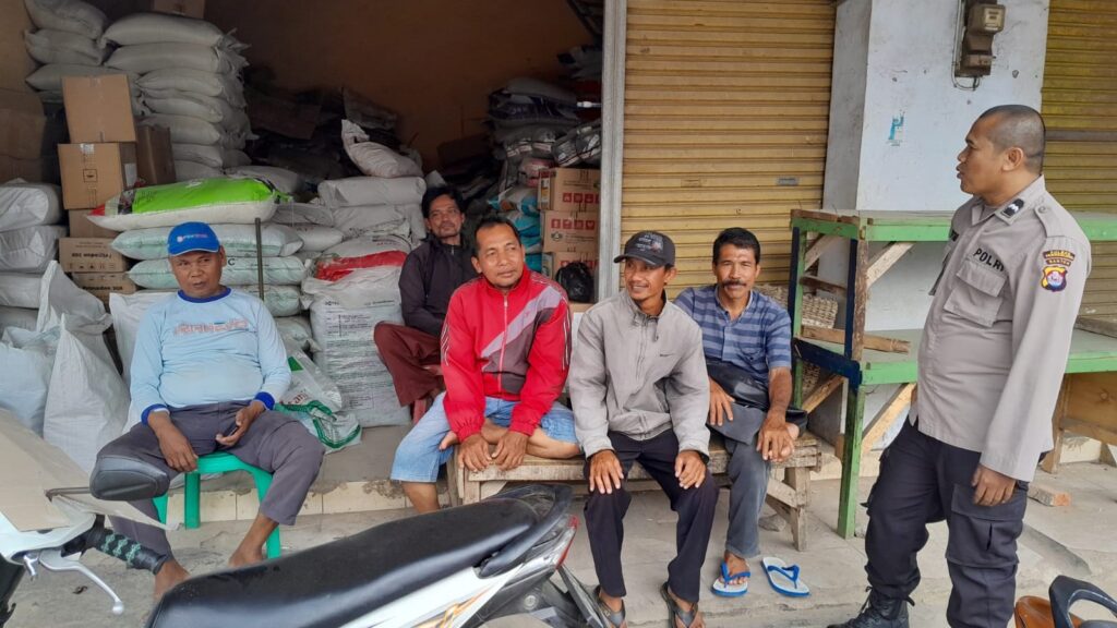 Polsek Menes Terus Lakukan Kegiatan KRYD (Kegiatan Rutin Yang Ditingkatkan) dengan Patroli Dialogis 10 WhatsApp Image 2023 12 26 at 20.30.37