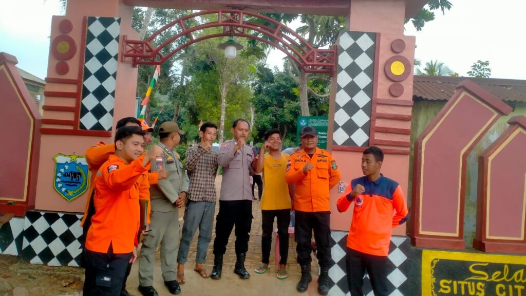 Polsek Pulosari Tingkatkan Kegiatan Sambang KRYD untuk Ciptakan Kamtibmas yang Aman 7 WhatsApp Image 2023 12 26 at 20.56.09