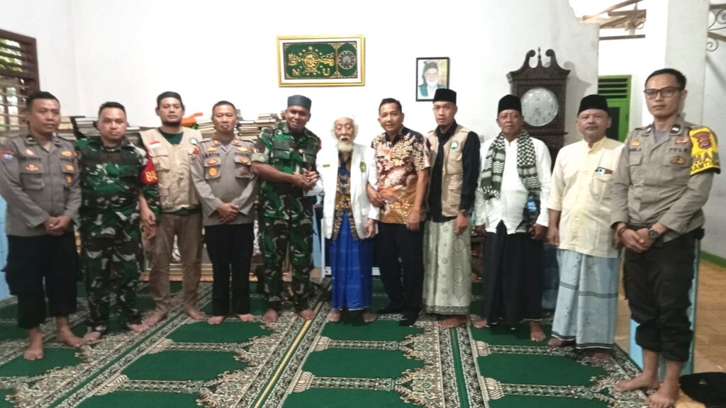 Kasat Binmas Polres Pandeglang Sambangi Abuya Muhtadi Bentuk Sekolah Khusus Bina Remaja 10 WhatsApp Image 2023 12 29 at 08.53.16