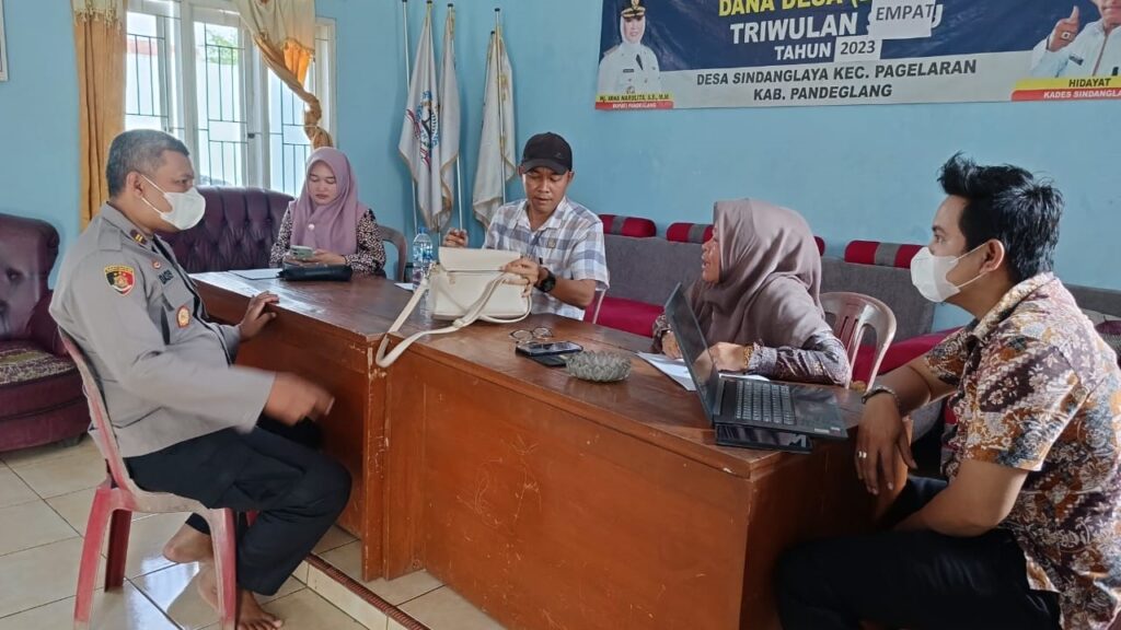 Kapolsek Pagelaran Laksanakan Sambang dan Monitoring Kegiatan Monev DD Tahap III 9 WhatsApp Image 2023 12 29 at 09.00.40